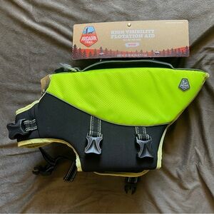 *NWT* Arcadia Trail High Visibility Flotation Aid for Dogs Medium